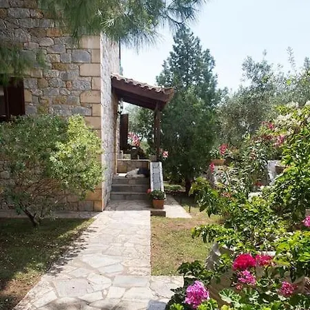 Small Paradise In Saint Nicolas Village ! *
