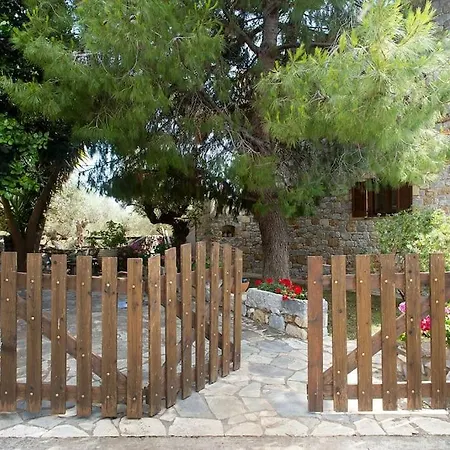 Small Paradise In Saint Nicolas Village ! بيت للعطل