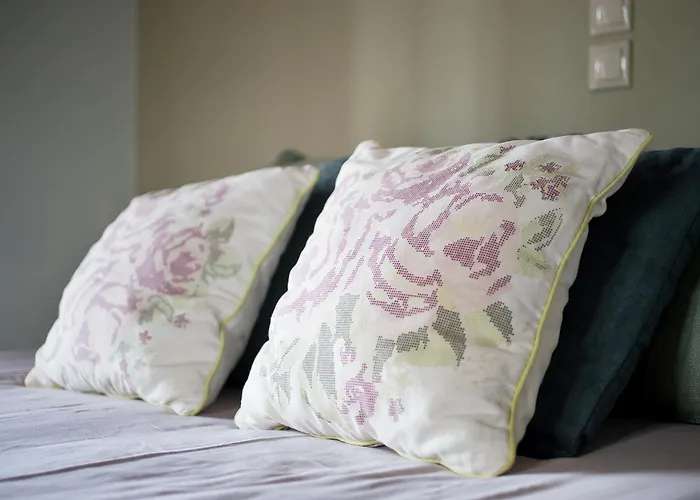 Small Paradise In Saint Nicolas Village ! *