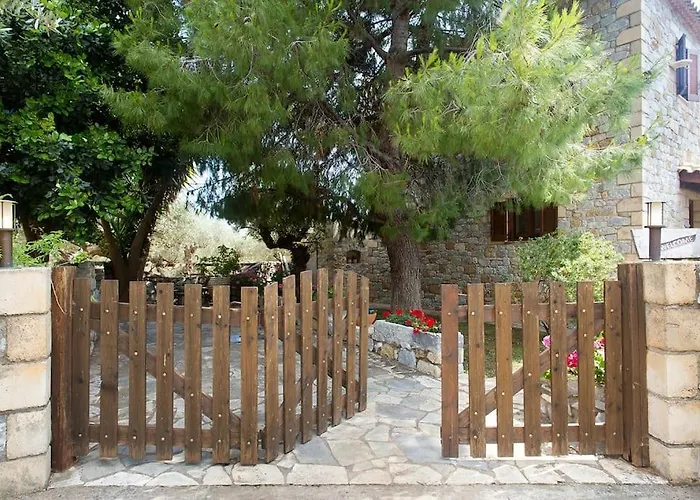 Small Paradise In Saint Nicolas Village ! Vakantiehuis